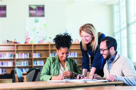 464 Seiten Weiterbildung: Die neuen VHS-Programme sind da ...
