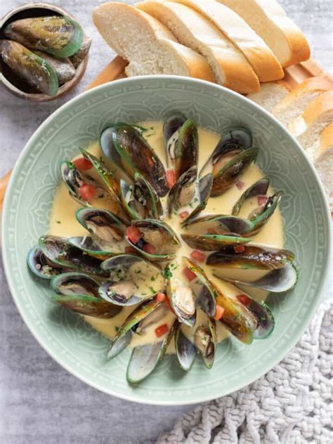 Mussels in white wine cream sauce - A Tasty Kitchen