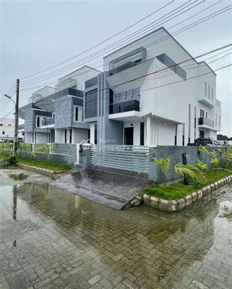 For Sale Gigantic Exquisitely Built Bedroom Fully Detached Duplex