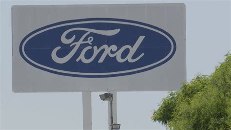 Ford Acuerda Aplicar El Ere A Trabajadores Con Prejubilaciones E