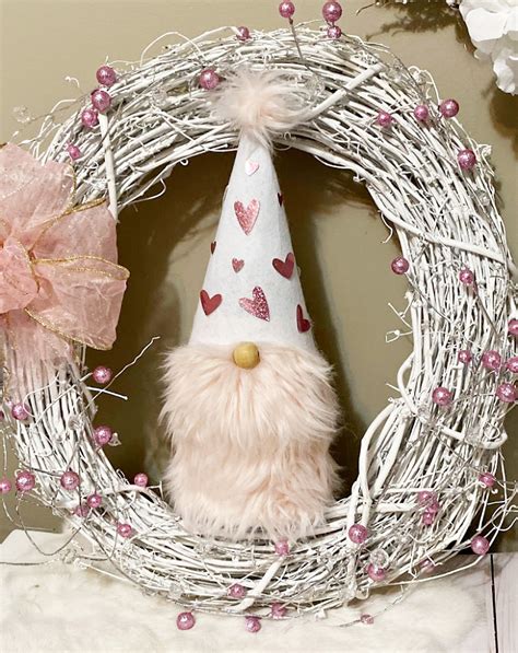 Make An Adorable Valentines Day Gnome Wreath