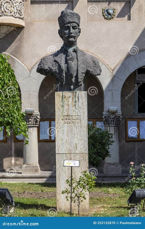 Statue of Avram Iancu in Hunedoara, Transylvania. Stock Photo - Image of city, monument: 253132870