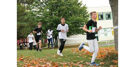 Quetigny Les 670 élèves du collège Jean Rostand ont participé à un cross