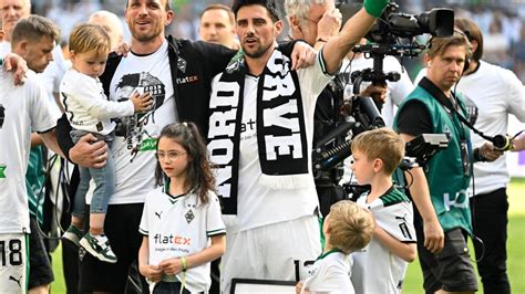 Augsburg Rettet Sich Bei Stindl Abschied In Gladbach