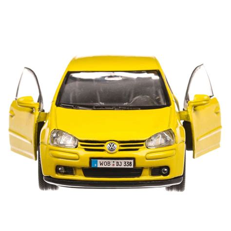 Macheta Auto Volkswagen Golf V 2009 Scara 1 43 Galben