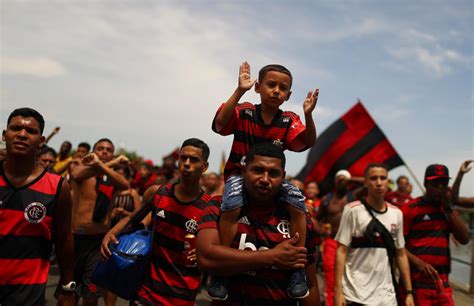 Flamengo Embarca Para O Mundial Aerofla Esvaziado Sob Forte