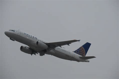 N Ua Airbus A United Airlines Los Angele Flickr