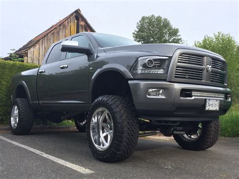 Ram 3500 Custom Wheels 22x120 Et 40 Tire Size 37x135 R22 X Et