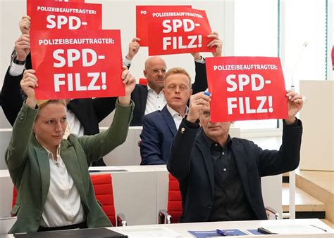 Afd Weit Vorn Umfrage Beben In Brandenburg