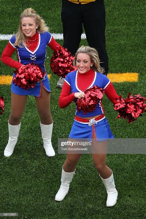 Members Of The Of The Buffalo Bills Cheerleaders The Buffalo Jills