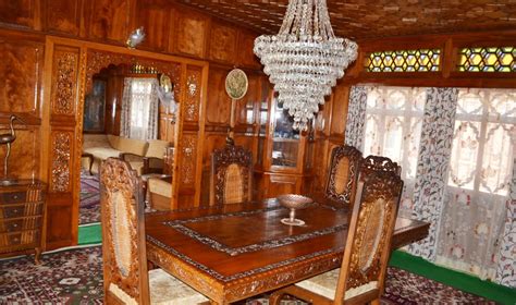 New Maharaja Palace Group Of Houseboat Srinagar Rooms Rates Photos