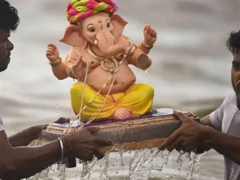 Ganesh Immersion In Hyderabad 25k Police Officers To Be Deployed