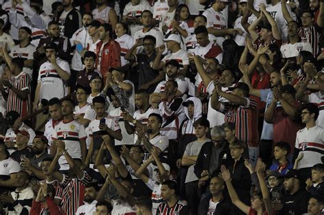 São Paulo vende mais de 21 mil ingressos para jogo contra o Tolima pela