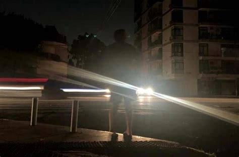 Cortes de luz un gran apagón afectó a distintos barrios del sur de la