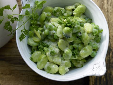 Beans and Peas with Creamy Chervil Sauce Recipe | EatSmarter