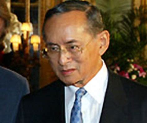 Bhumibol Adulyadej Biography - Facts, Childhood, Family Life & Achievements