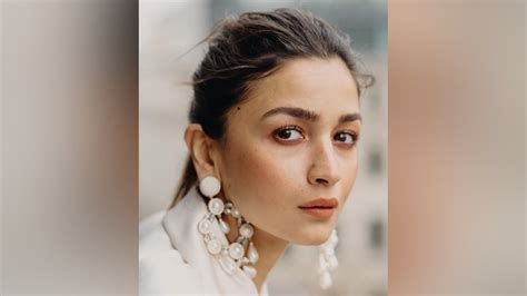 Alia Bhatt Joins Gal Gadot Jamie Dornan In Netflix Spy Thriller Heart