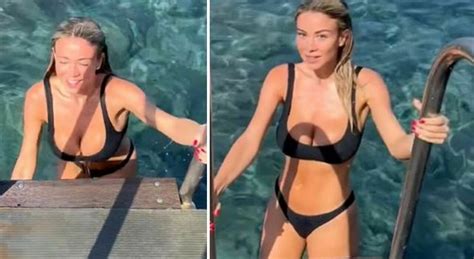 Diletta Leotta in bikini nero per il bagno d ottobre La location è da