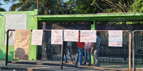 Docentes Toman La Secundaria General En Coatzacoalcos Piden La