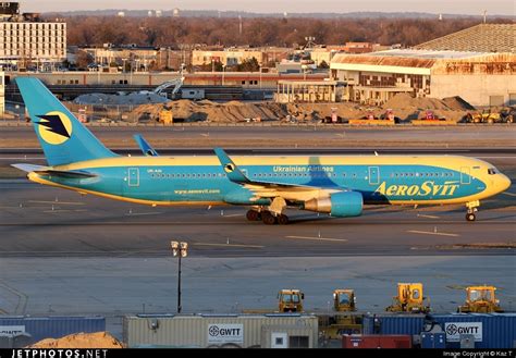 UR AAI Boeing 767 33A ER AeroSvit Ukrainian Airlines Kaz T