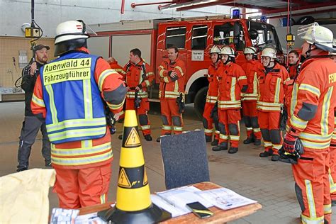 Weissacher Tal Feuerwehren Trainieren F R Den Ernstfall