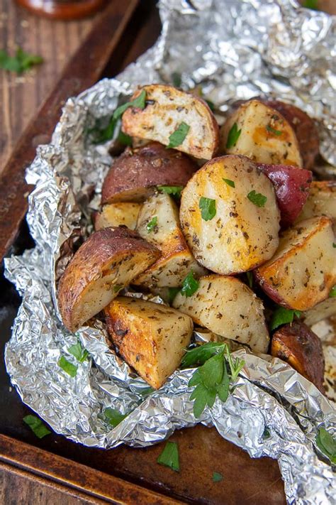 Grilled Potatoes Easy Crispy Red Potatoes In Foil Packets