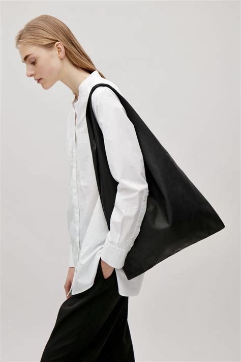 Fashion Editorial May Minimalist Fashion Bags Shopper Bag