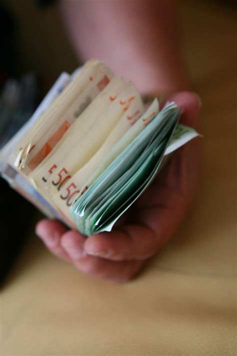 cash in hand Free Photo Download | FreeImages