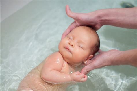 How To Bathe Your Newborn Baby N Parents