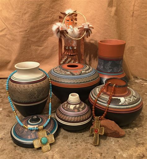 Navajo Pottery - Santa Fe Collections