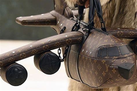 Louis Vuitton 200 Anni Fa Luomo Che Rivoluzionò La Moda