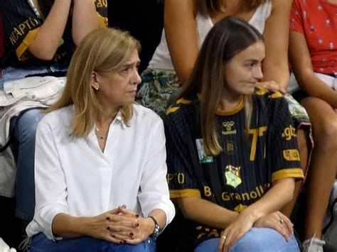 La Infanta Cristina Ejerce De Suegra Y Disfruta Del Partido De Su Hijo