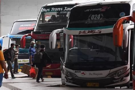 Kemenhub Terbitkan Stiker Khusus Untuk Bus Beroperasi Selama Masa