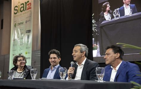 Javkin participó del acto de apertura de la Bienal del Ambiente SIAR