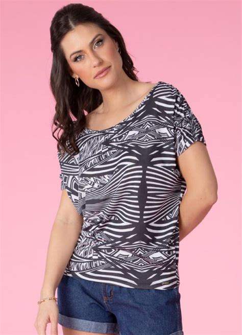 Blusa Étnico Branco e Preto Ombros Franzidos Quintess