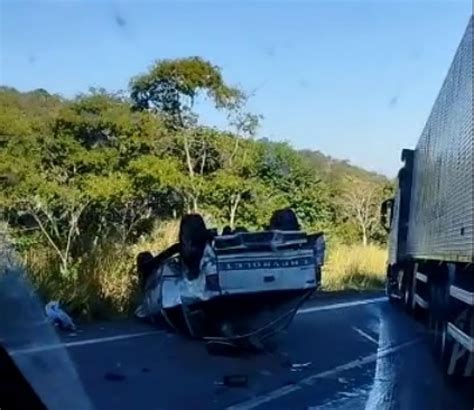 Vídeo motorista morre em acidente três carretas na Serra de São