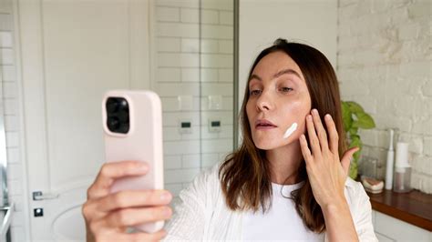 cosmetics promoted  review  rating apps world stock market