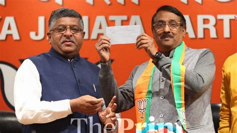 Tom Vadakkan Long Time Congress Leader Joins Bjp