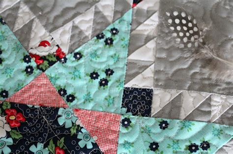 Plume Mini Quilt Your Free July 2017 Calendar Threadbare Creations