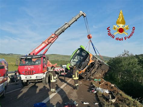 Incidente A16 Ritirata La Patente Allautista Del Bus