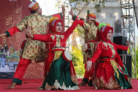 Lomba Tari Kreasi Islam Di Palangka Raya Antara Foto