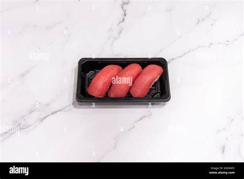 small portion almadraba bluefin tuna nigiris   black shipping