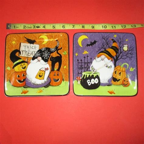 Susan Winget Accents Set 2 Ceramic Halloween Plates 6 X 6 Inch