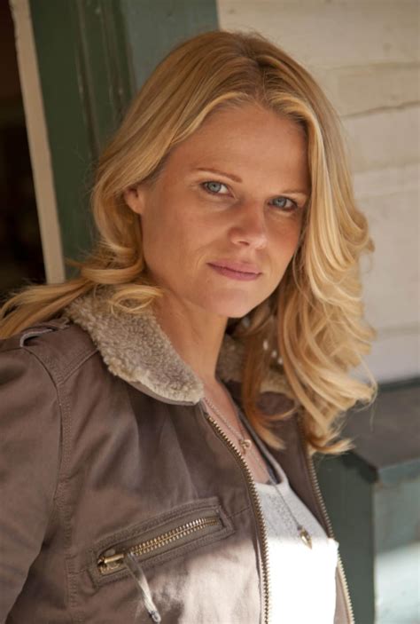 Joelle Carter