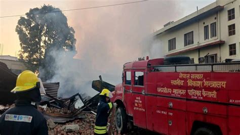 धनगढीमा आगलागी हुँदा अस्पतालसहित ८ पसलमा क्षति