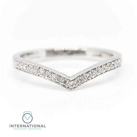 18ct White Gold 010ct Diamond V Shaped Half Eternity Ring