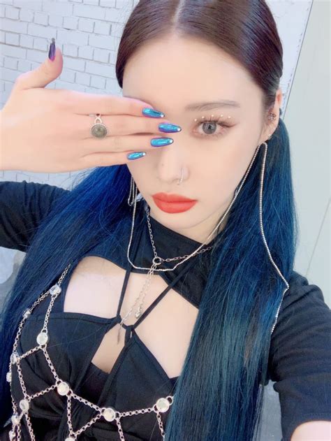 Chung Ha On Twitter Idol Nails Pony Makeup Girls Nails