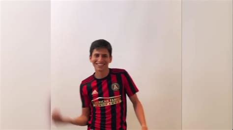 El baile de Jürgen Damm al anunciar su nuevo equipo CNN Video