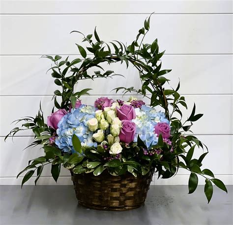 Roses And Hydrangea Basket In Smyrna Ga Floral Creations Florist