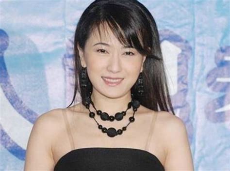 她是台湾最美熟女，霍建华的梦中情人，如今54岁依旧笑春风